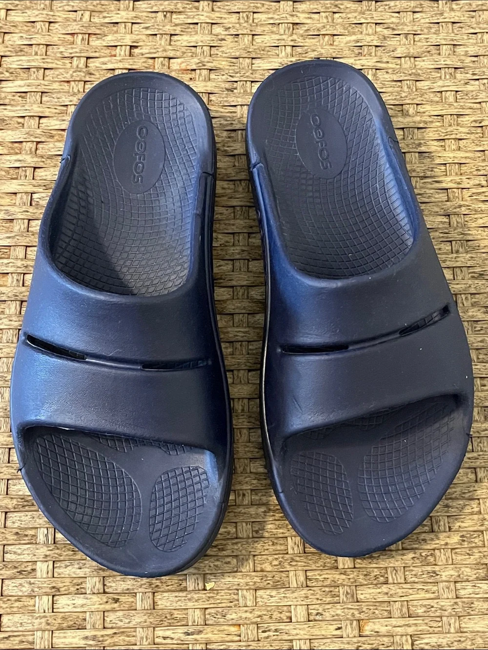OOFOS Navy Slide with Cushioned Footbed